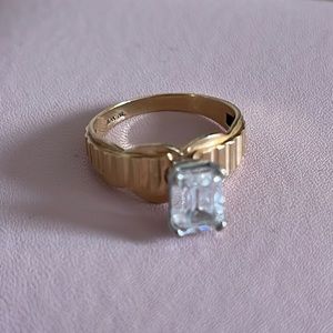 Vintage gold ring pretty
